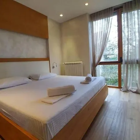 Center Lux 2 Apartment *
