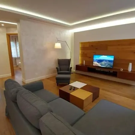 Center Lux 2 *