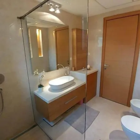 Center Lux 2 Apartment *